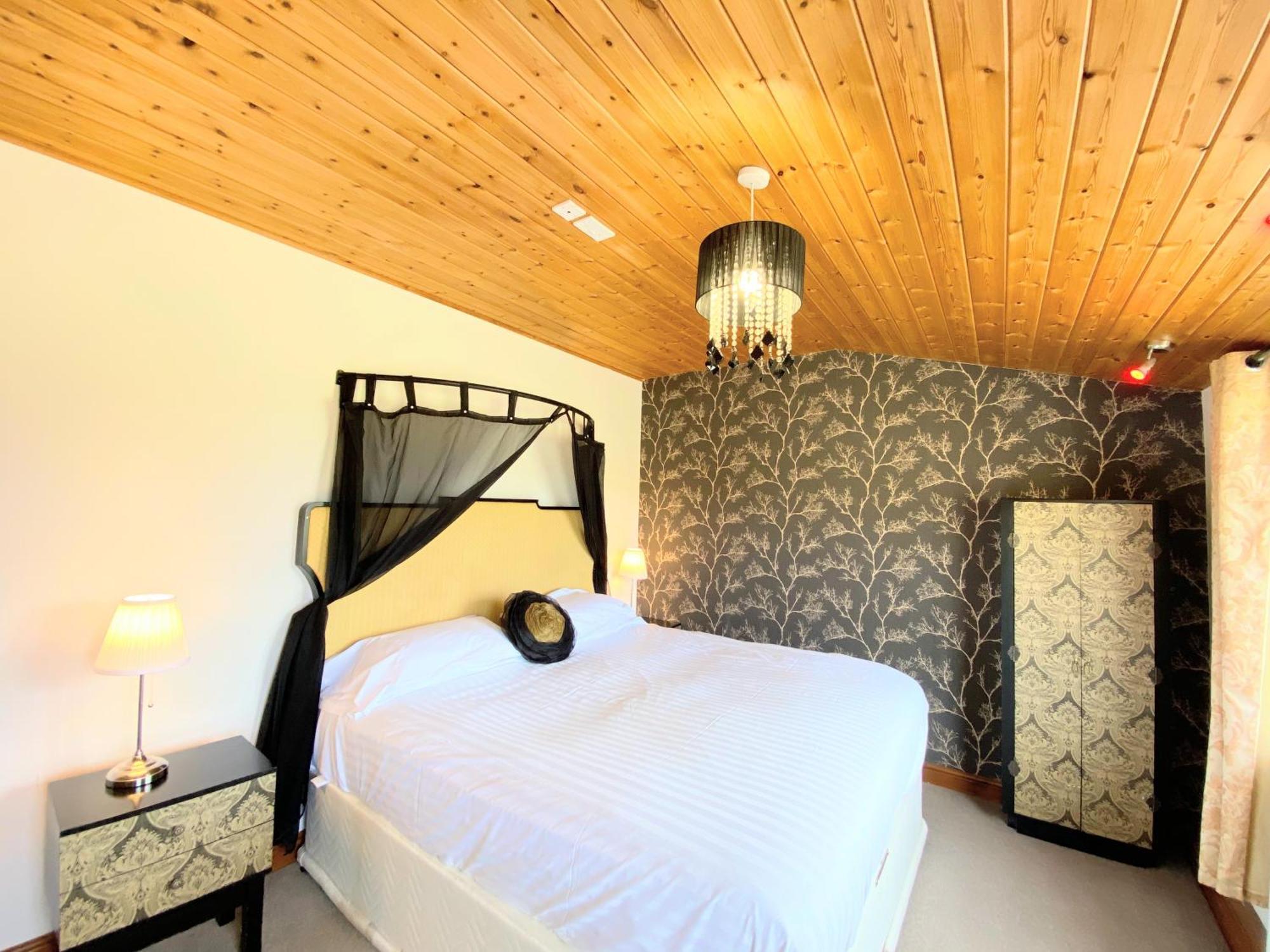 Torridon 12 With Private Hot Tub - Fife - Loch Leven - Lomond Hills Villa Kelty Exterior foto