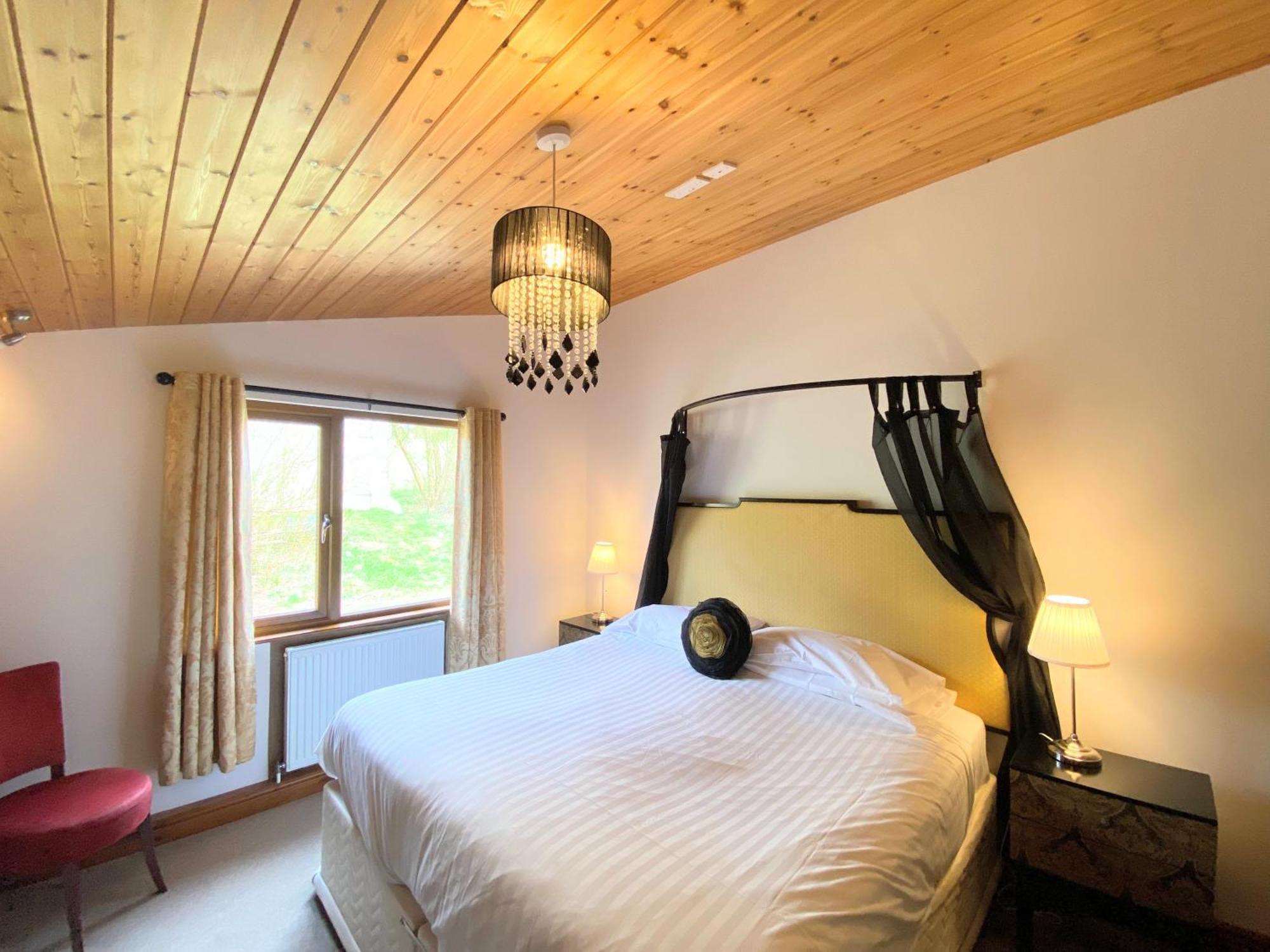 Torridon 12 With Private Hot Tub - Fife - Loch Leven - Lomond Hills Villa Kelty Exterior foto
