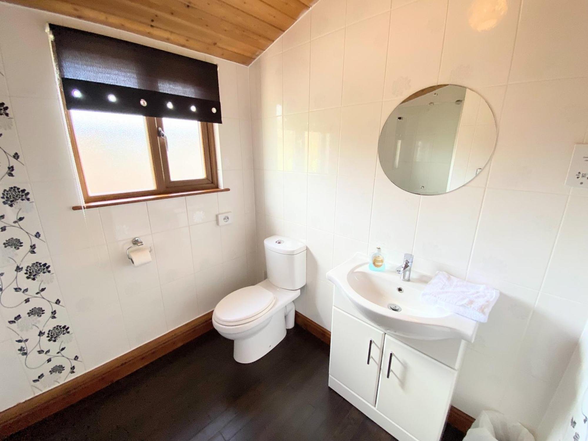 Torridon 12 With Private Hot Tub - Fife - Loch Leven - Lomond Hills Villa Kelty Exterior foto