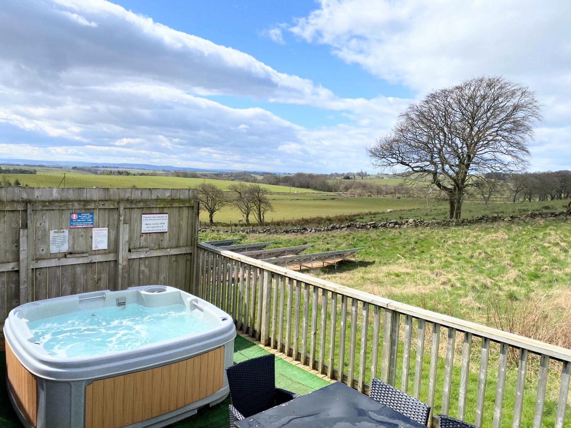Torridon 12 With Private Hot Tub - Fife - Loch Leven - Lomond Hills Villa Kelty Exterior foto