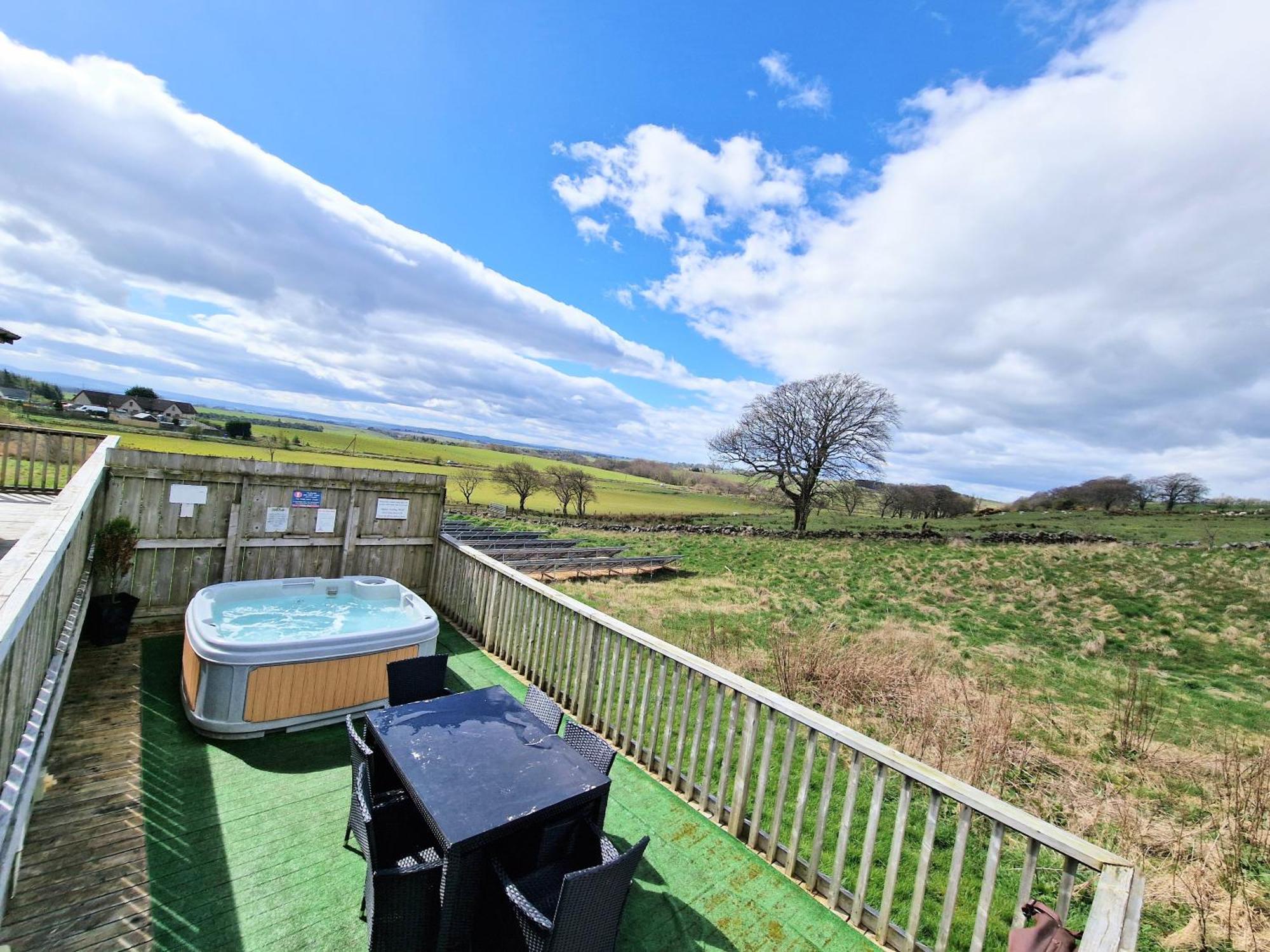 Torridon 12 With Private Hot Tub - Fife - Loch Leven - Lomond Hills Villa Kelty Exterior foto